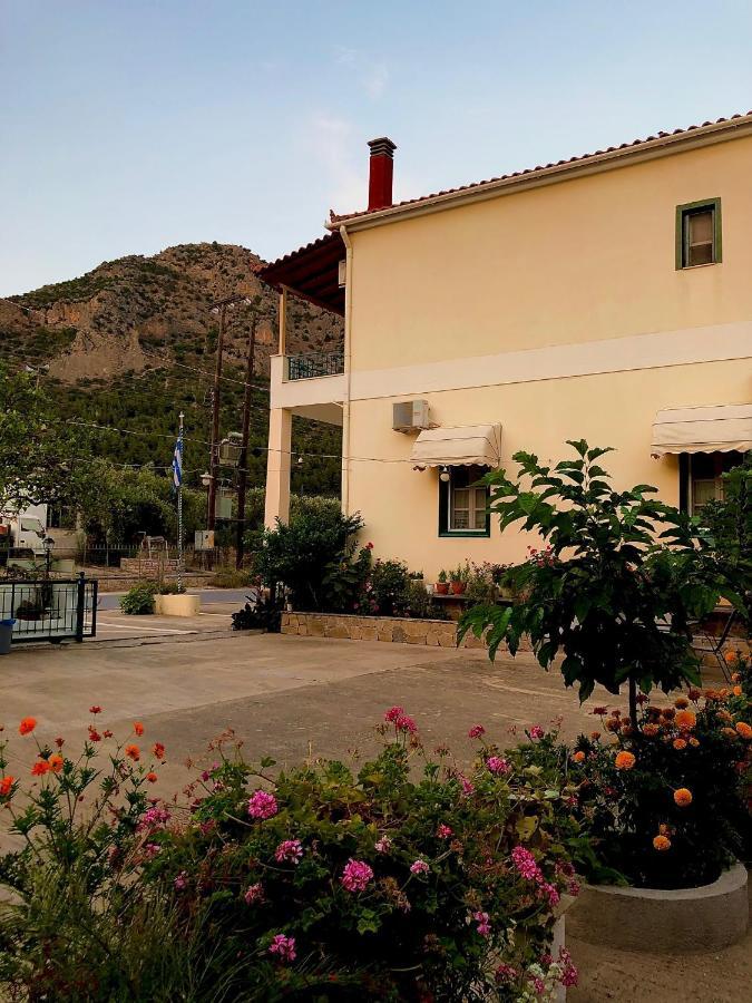 Costa-Rini Hotel Leonídion 외부 사진